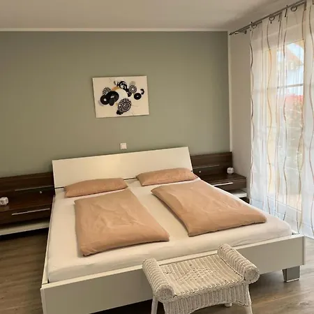 Frank - Bis Zu 3 Schlafzimmer *