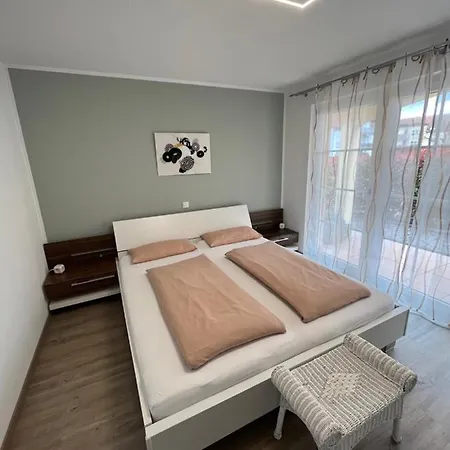 Frank - Bis Zu 3 Schlafzimmer Apartment