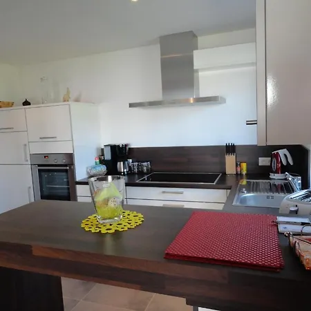 Frank - Bis Zu 3 Schlafzimmer *