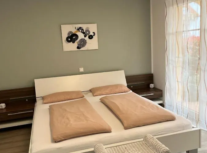 Frank - Bis Zu 3 Schlafzimmer *