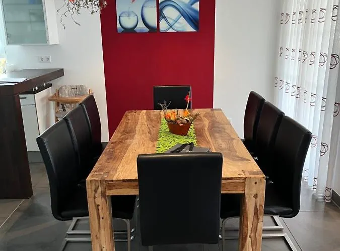 Frank - Bis Zu 3 Schlafzimmer *