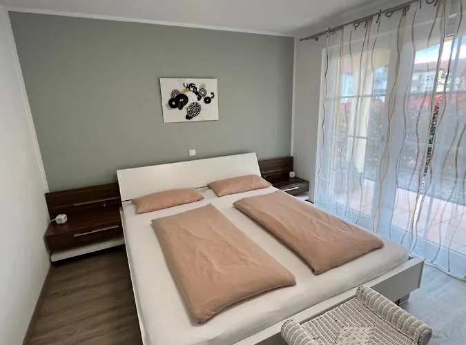 Frank - Bis Zu 3 Schlafzimmer Apartman